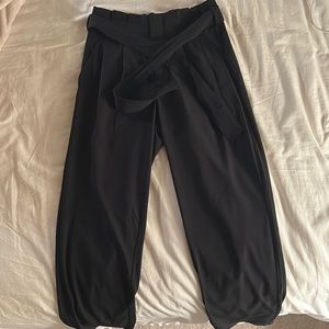 Athleta Skyline Pant II in black. Size 2.